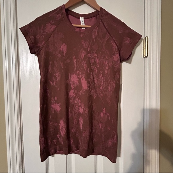 lululemon athletica Tops - Lululemon Athletica Burgundy Crew Neck